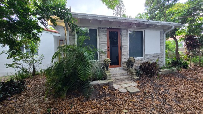 Building Photo - 3965 SW 60th Ct