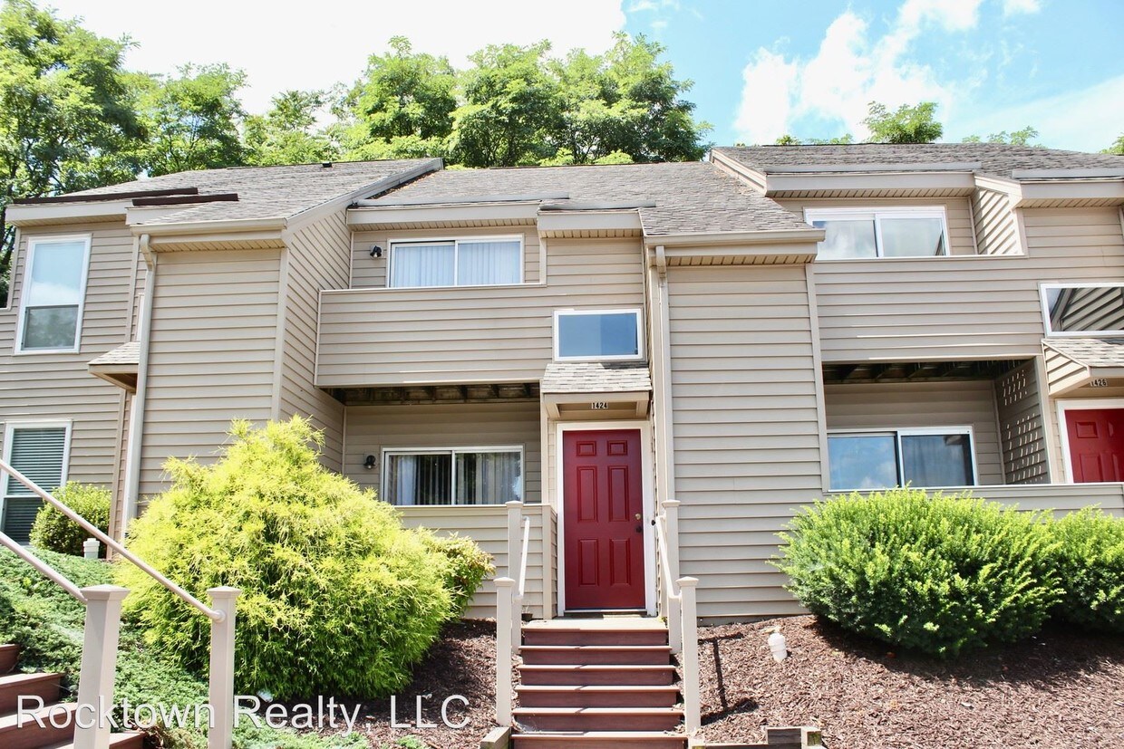Primary Photo - 1424 Bradley Dr