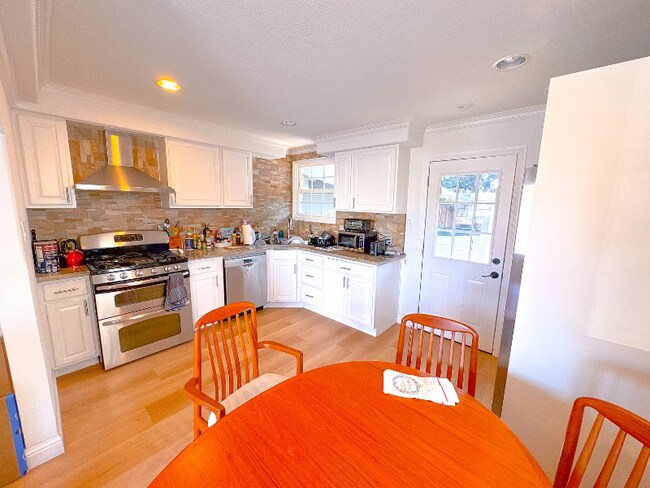 Foto del edificio - 1532 Cypress Ave