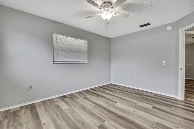 Foto del edificio - 2453 Keeport Dr