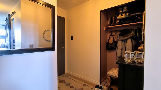 Building Photo - 158 McArthur Ave.