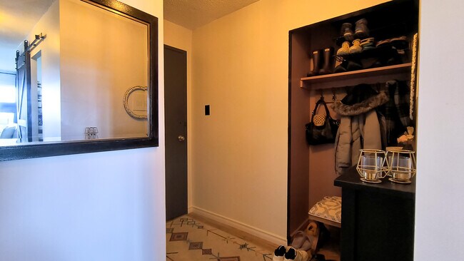 Photo du bâtiment - 158A McArthur Avenue - 1002