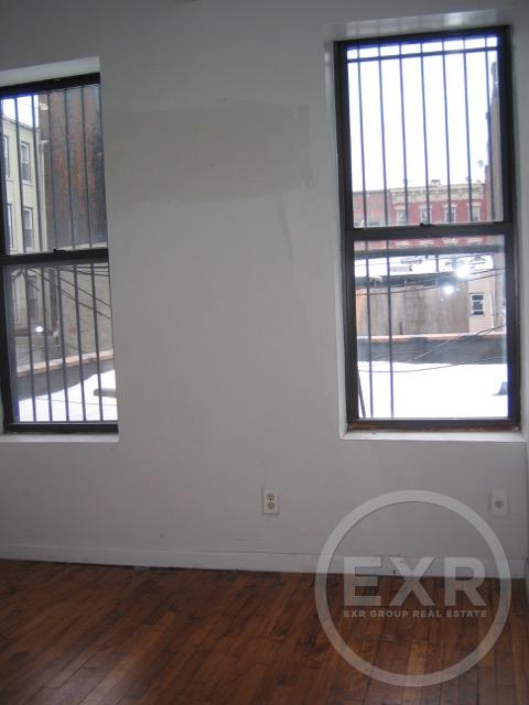 Building Photo - 131 Boerum St