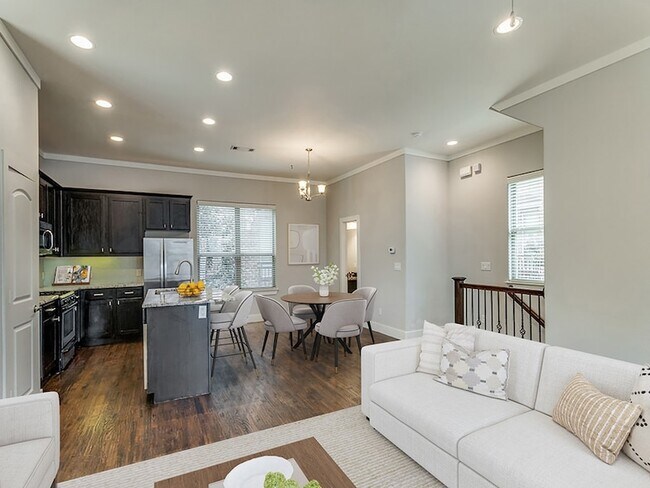 Foto del edificio - 4323 Dickason Ave