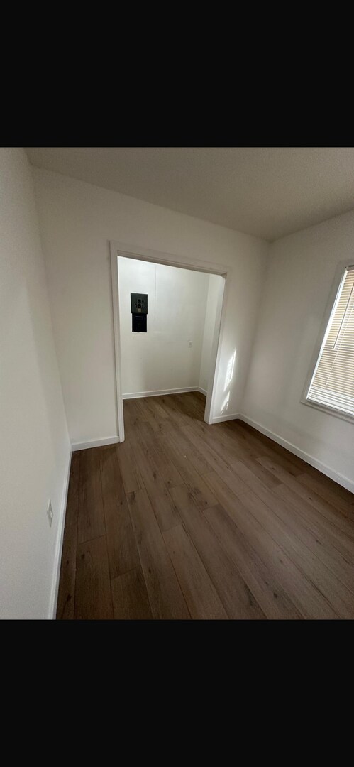 Foto del edificio - This is a 4 bedroom 1 bathroom house it has a spacious living room and full kitchen that comes wi...