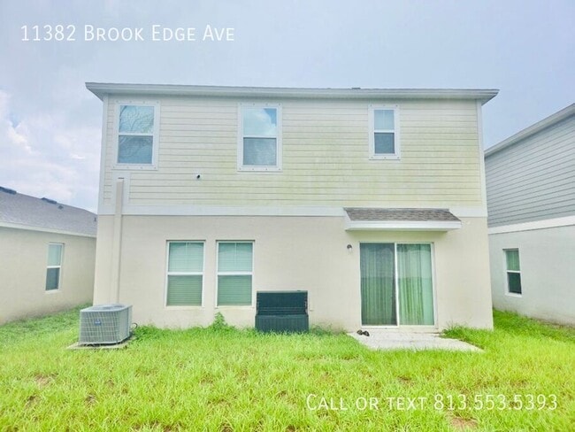 Foto del edificio - 11382 Brook Edge Ave