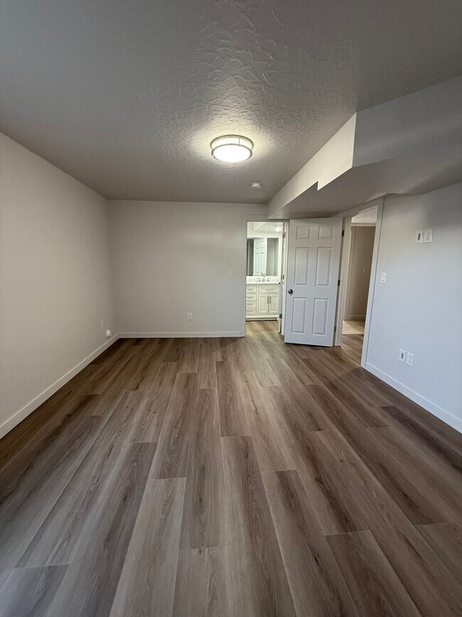 Foto del edificio - 2482 N Paintbrush Dr