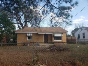 Building Photo - 828 Forsythe St