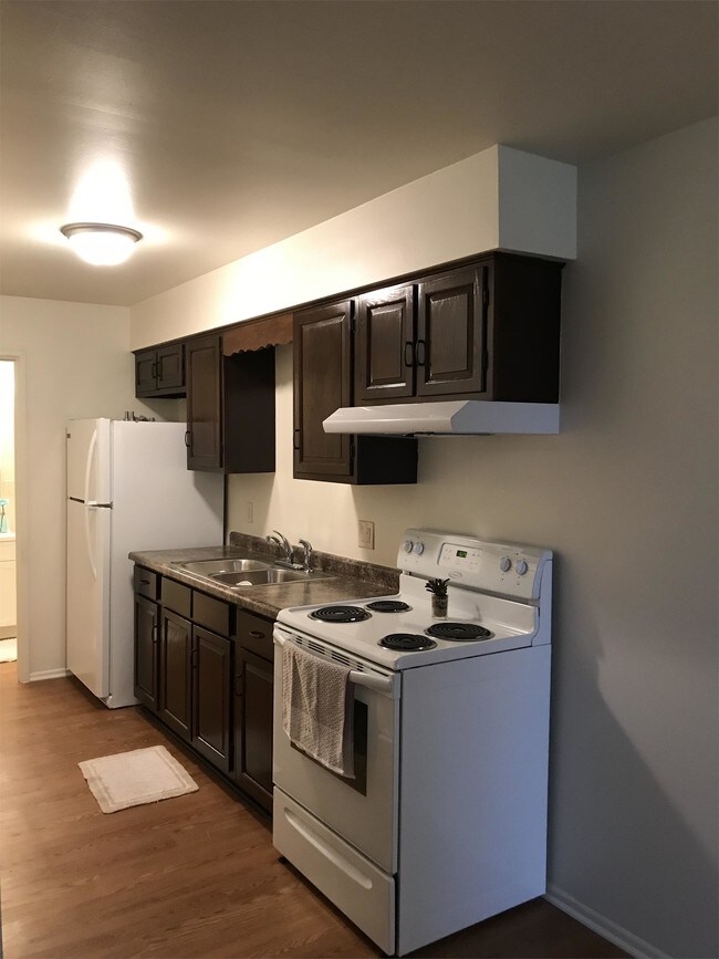 Building Photo - 1690 Driftwood Dr
