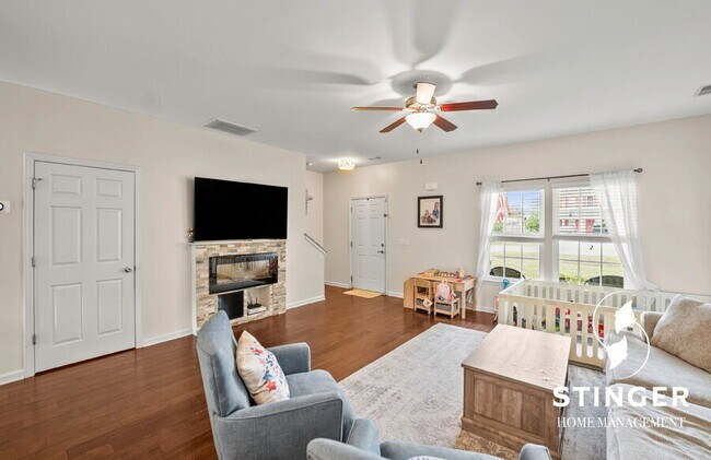 Building Photo - 67 Wintergreen Dr