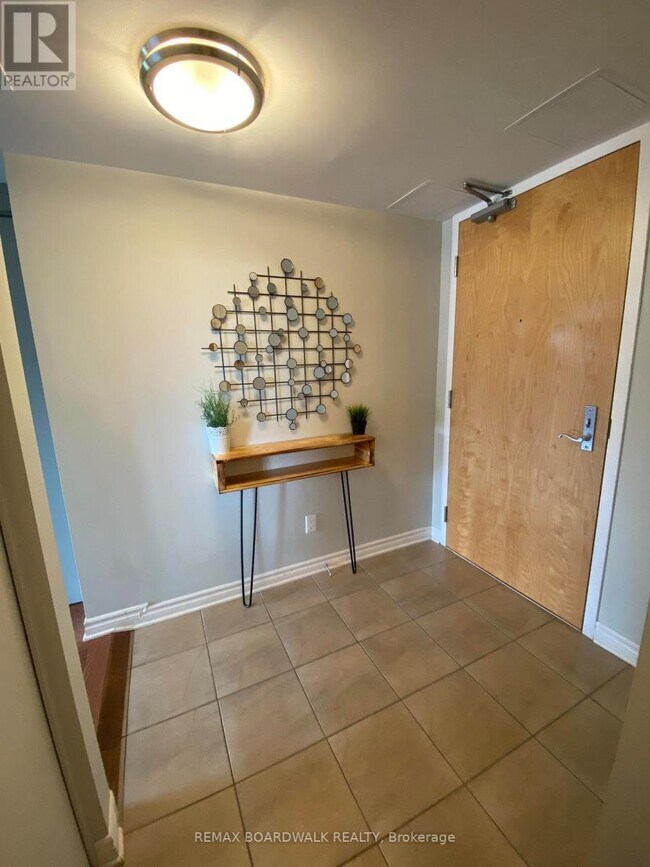 Photo du bâtiment - 250 Lett St