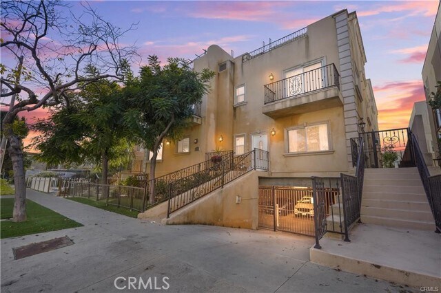 Foto del edificio - 5255 Hermitage Ave