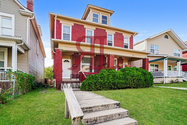 Building Photo - 623 Gilbert St