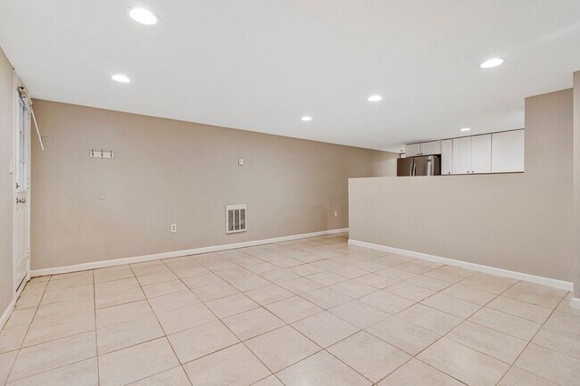 Foto del edificio - 122 Thomas St NW