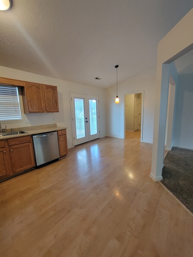 Building Photo - 1216 Pebble Creek Dr