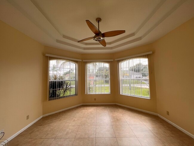 Foto del edificio - 449 SW Dagget Ave