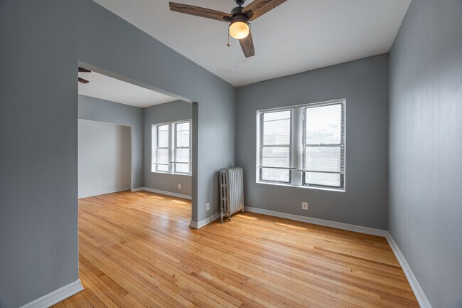 Building Photo - 1319 W Estes Ave