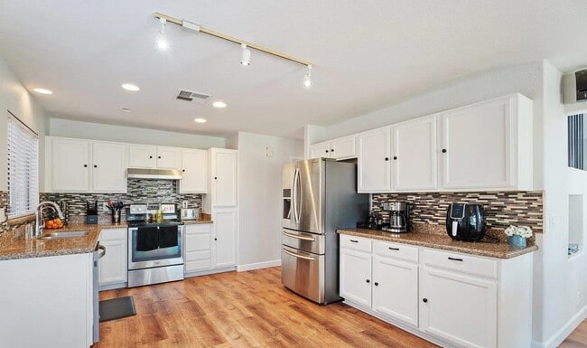 Photo - 16618 S 28th Pl House