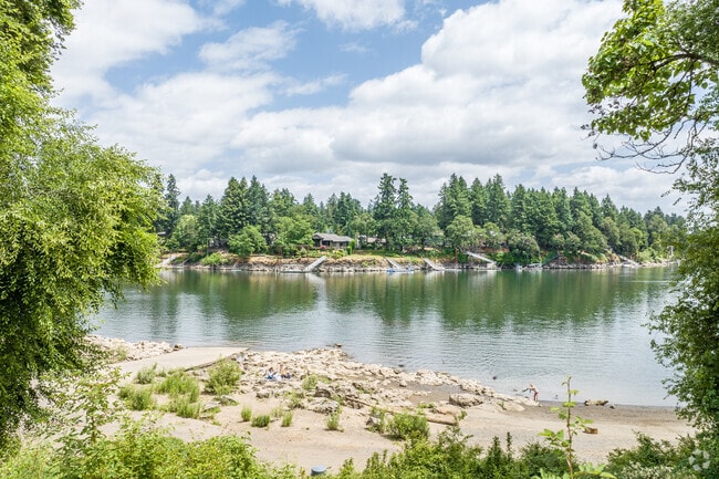 A View of the Willamette River from George Rogers Park in Lake Oswego.