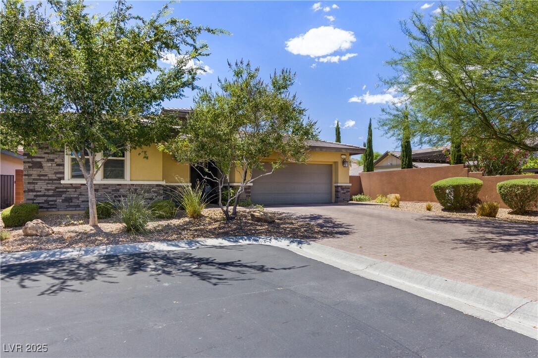 Foto principal - 5841 Heavenly Midst Ln