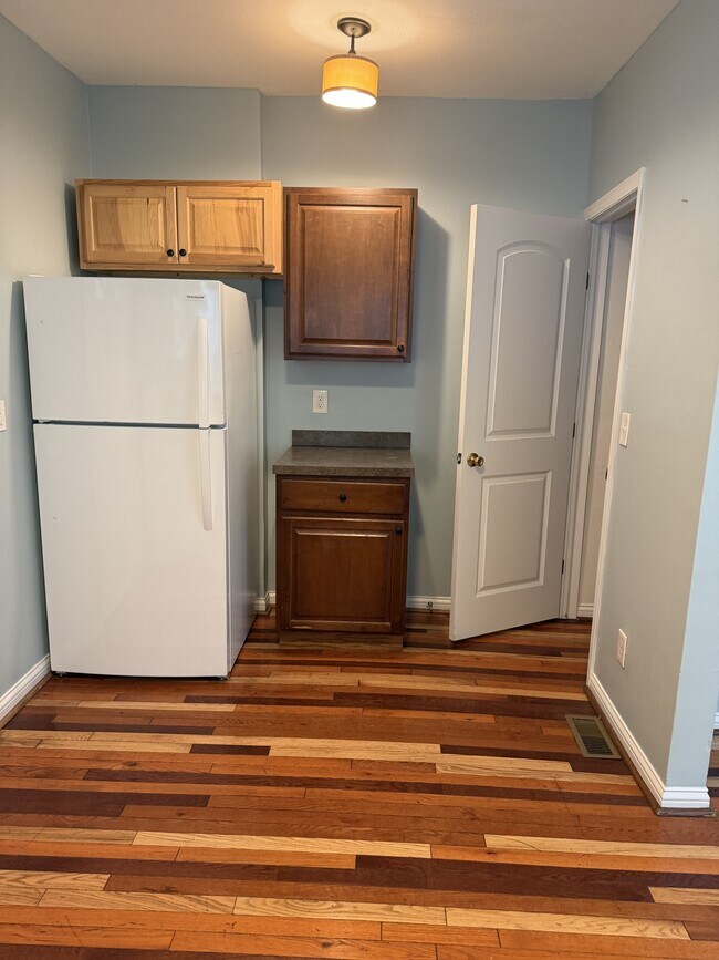 Building Photo - 1069 Ackley St