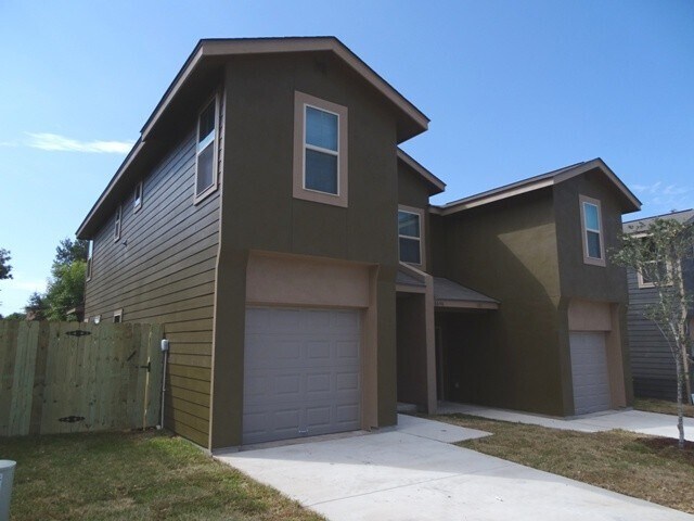 Building Photo - 6646 Mia Way #102, San Antonio, TX. 78233