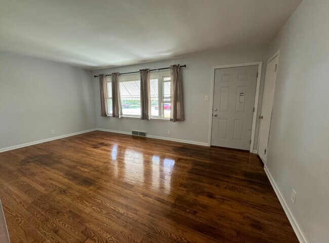 Building Photo - 7921 Lotus Ave
