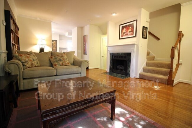 Foto del edificio - 2304 GREENBRIER COURT