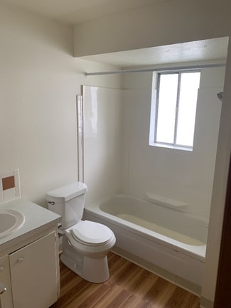 Building Photo - 1210 Wyley Ave