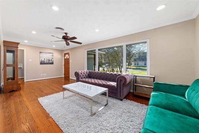 Foto del edificio - 10627 Moonlight Dr