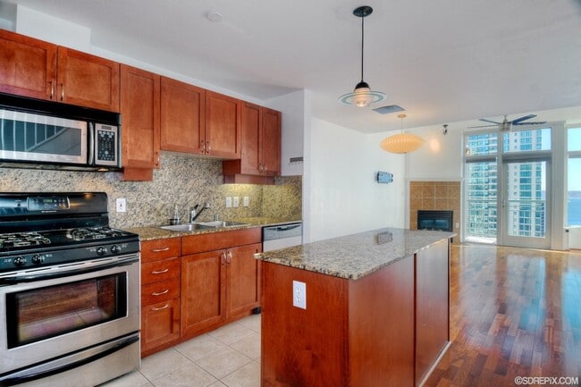 Building Photo - Stunning Two-Story Treo Residence in Littl...