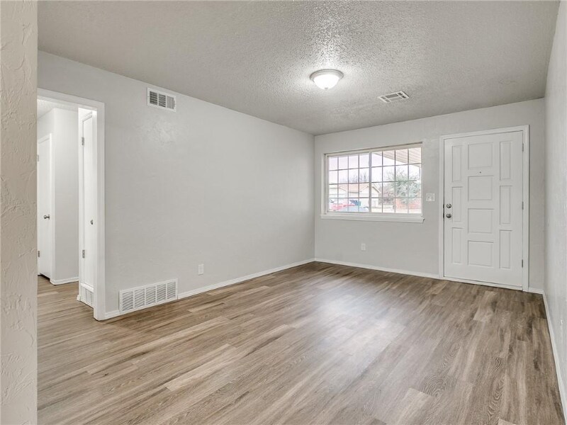 Foto principal - 2717 SW 80th St