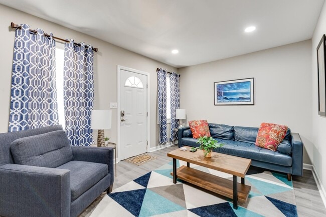 Building Photo - 407 N 3 1/2 Ave