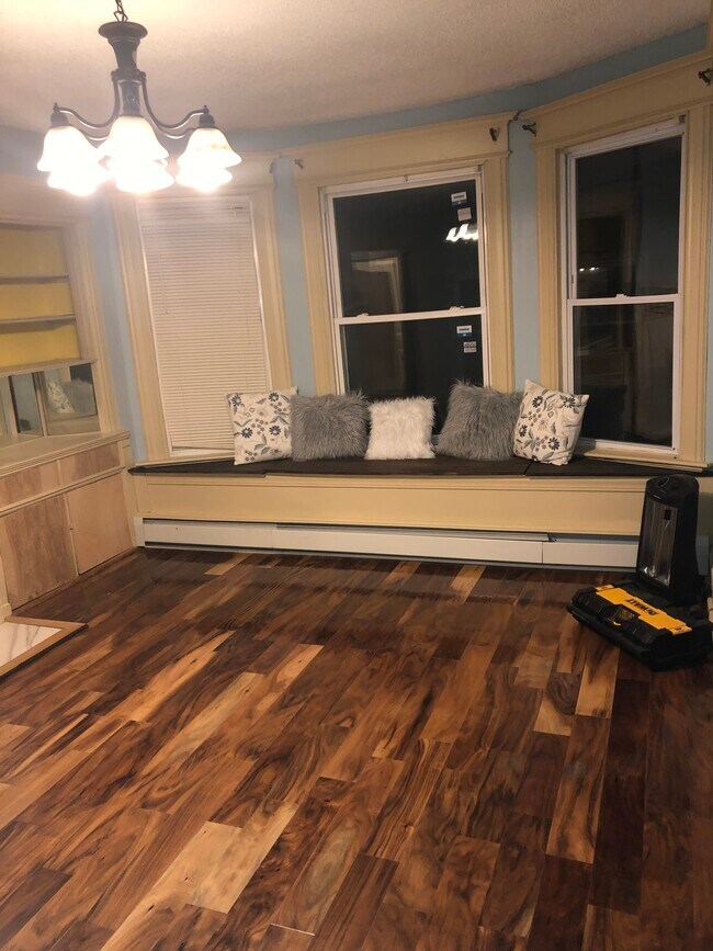 Building Photo - 124 Edgewood St