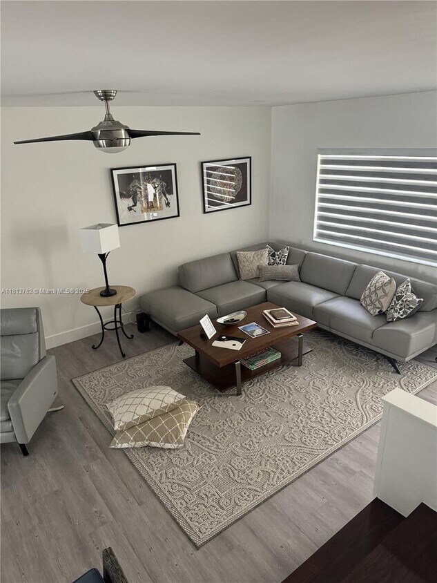 Foto principal - 8956 Collins Ave
