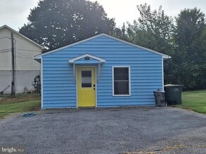 Building Photo - 928 Nixon Dr