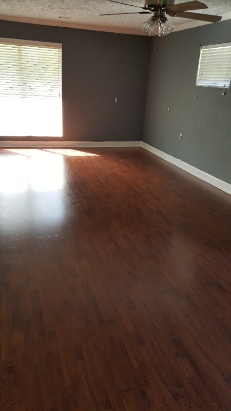 Foto del edificio - 235 Sunnylane Dr