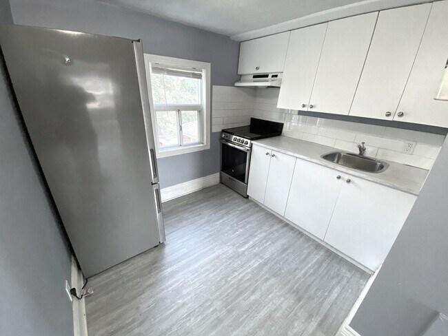 Photo du bâtiment - 485 Fennell Ave E