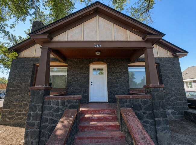 Foto del edificio - 2374 Shasta Way