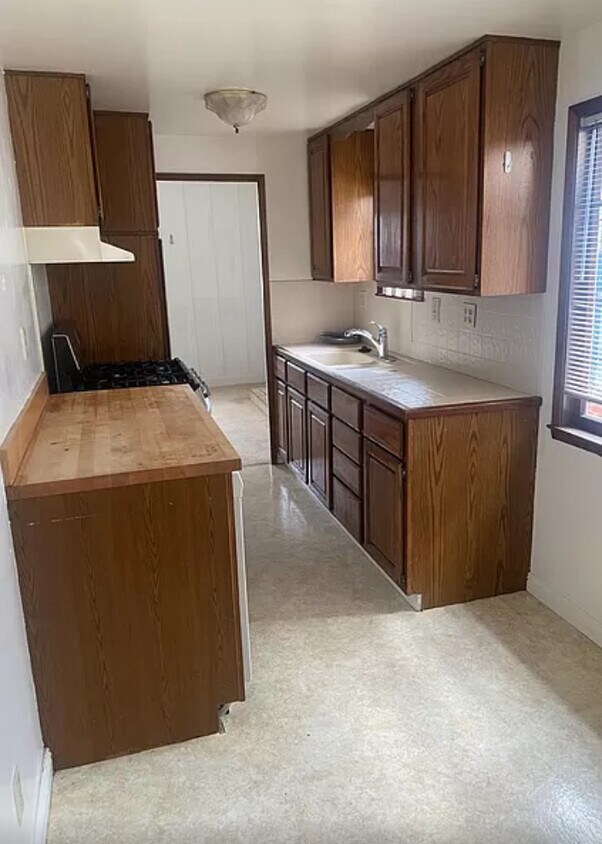 150 10th St, Pacific Grove, CA 93950 House Rental in Pacific Grove