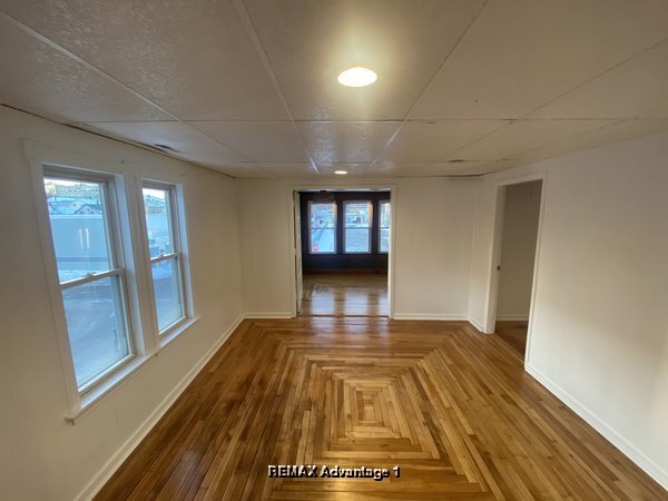 Building Photo - 141 Grand St