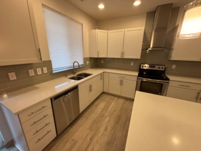 Building Photo - 9020 4th Ave S