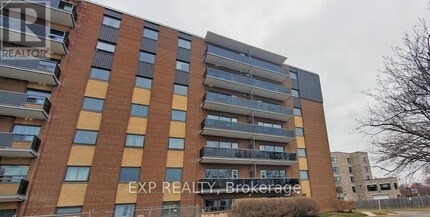 Building Photo - 375 Scott St