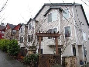 Building Photo - 2420 SW Holden St