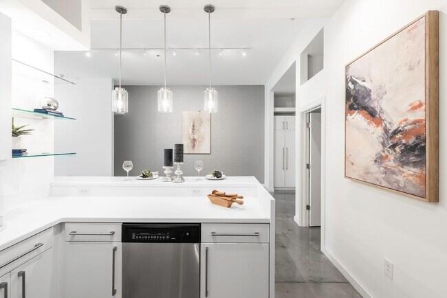 Foto del edificio - Modern 2 Bed, 2 Bath Downtown Raleigh Cond...