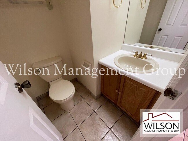 Building Photo - 2 br, 2.5 bath House - 3391 Cedar Springs ...