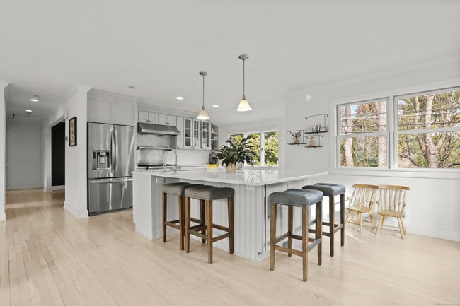 Building Photo - 6 Meadowbank Rd