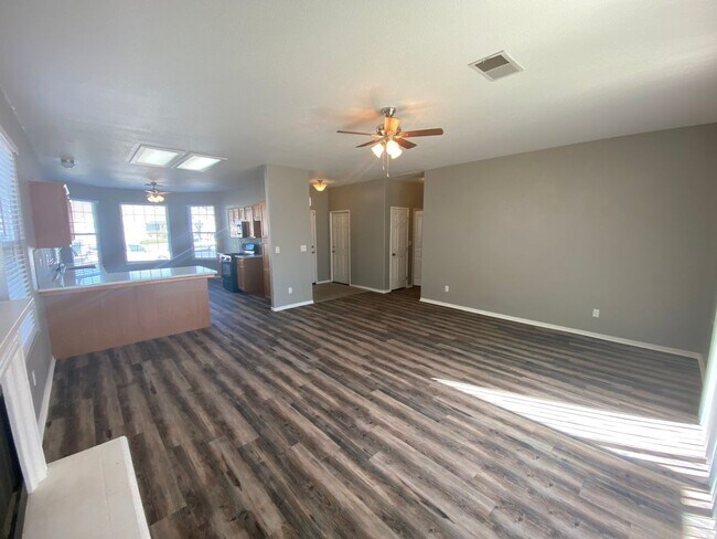 Foto del edificio - Pet Friendly home coming soon!