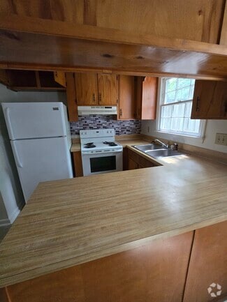 Building Photo - 118 Lakewood Dr