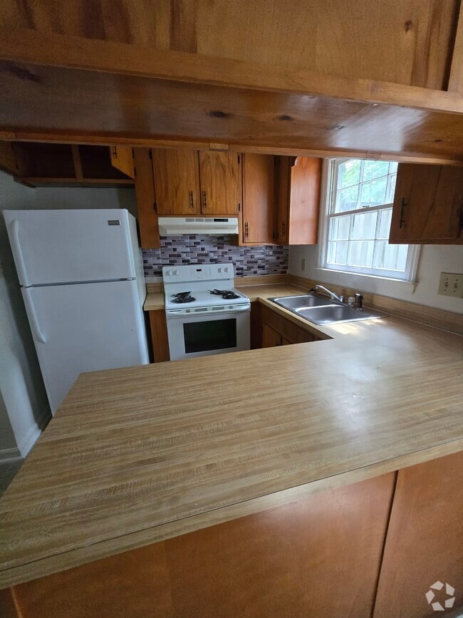 Building Photo - 118 Lakewood Dr